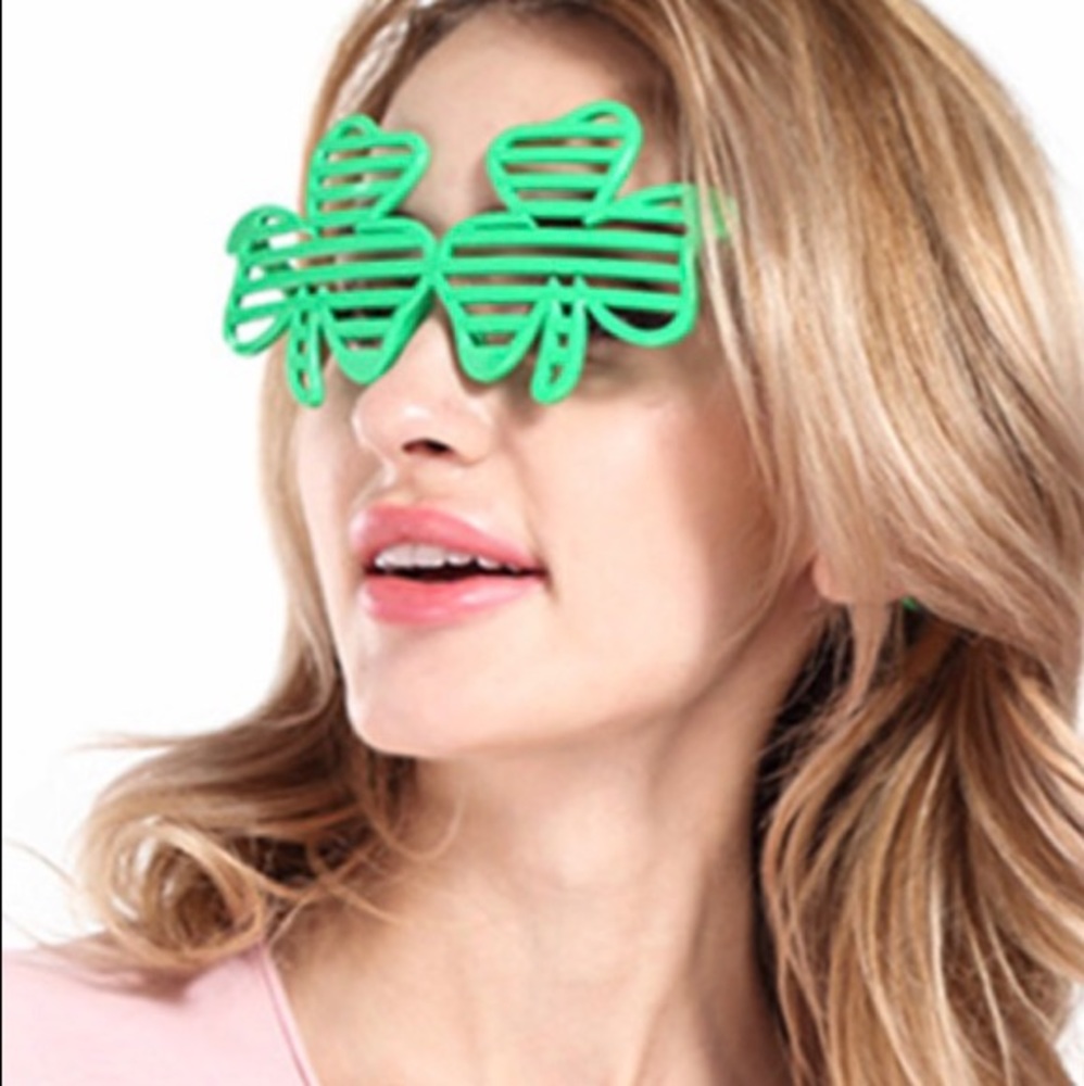Green Shamrock Design St Patricks Day Glasses - Picture 3 of 8